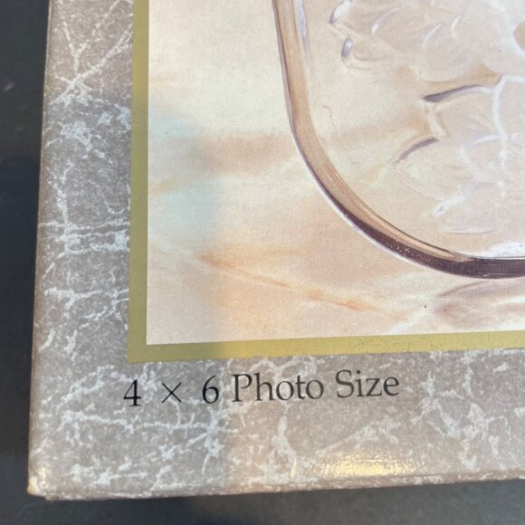 Crystal Clear Signatures Chrysanthemum Rectangular Crystal Photo Frame 4x6 Frost - Picture 5 of 15